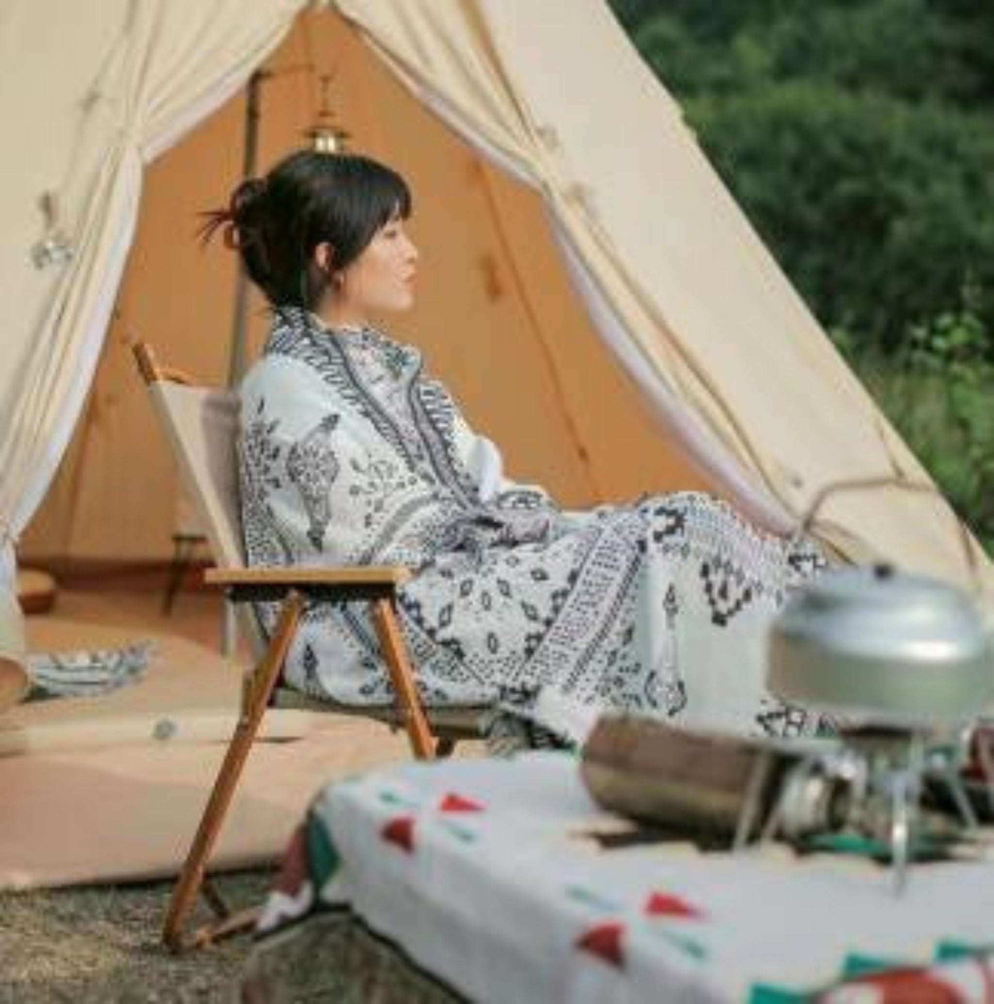 FWB2306 - Knitted Throw