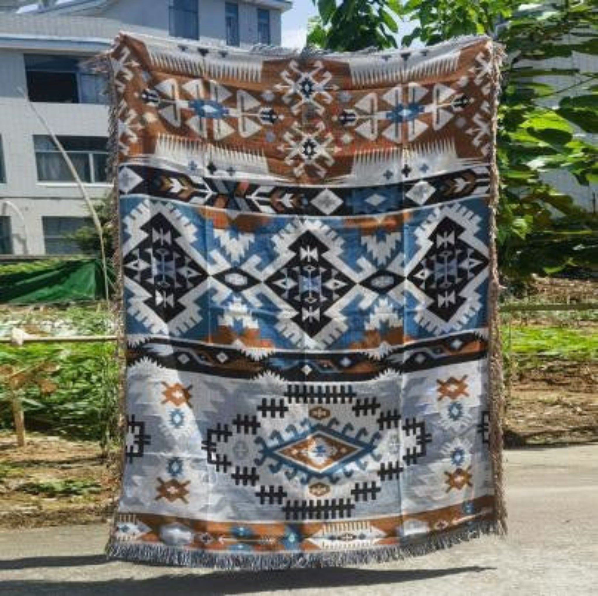 FWB2306 - Knitted Throw