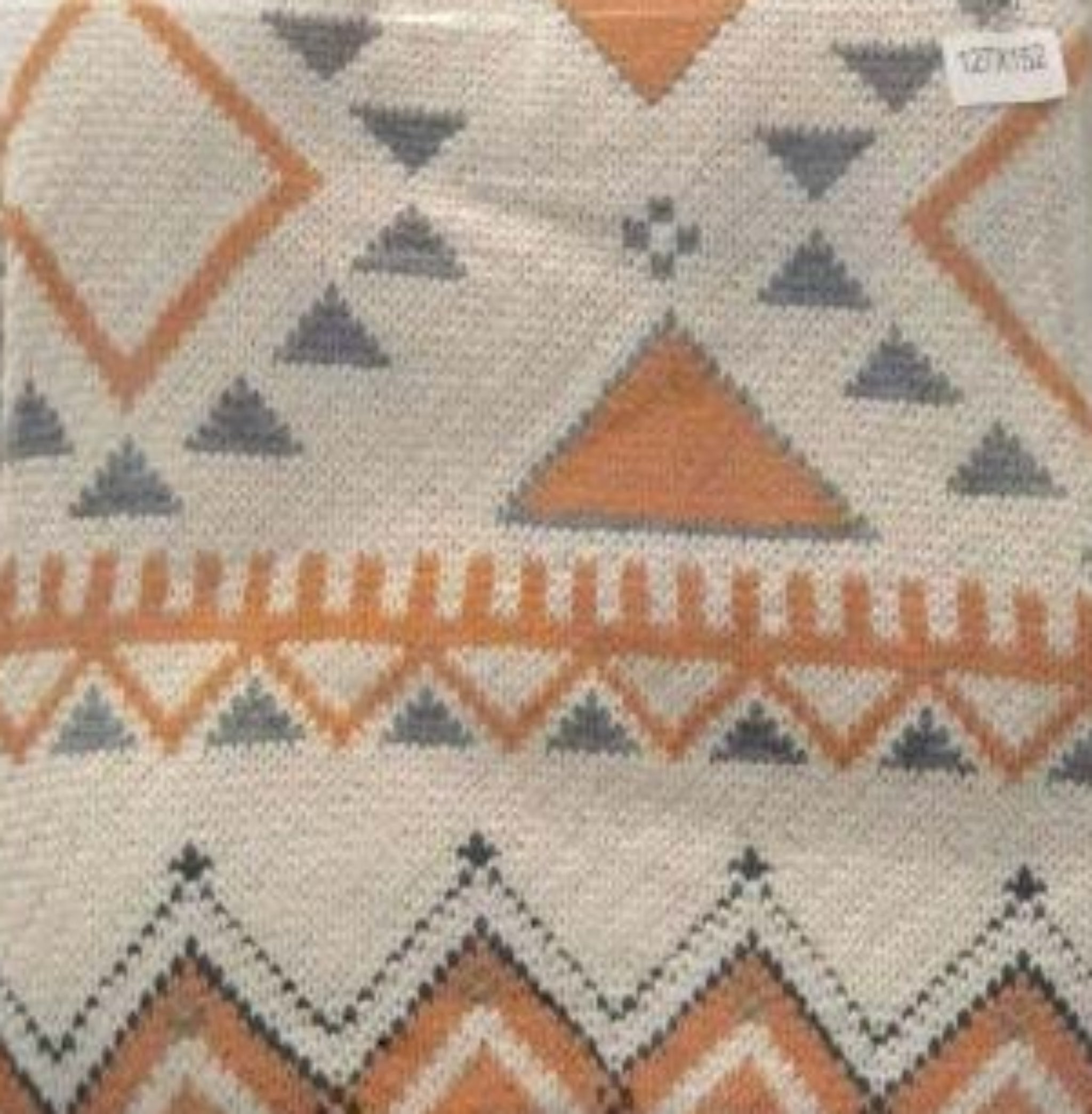 FWB2307 - Knitted Throw